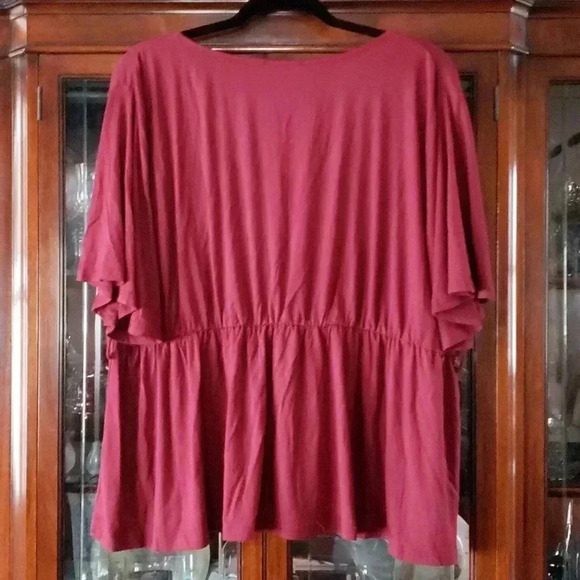 Womens Bundle OLD NAVY and IN' VOLAND Tops and Shorts - Picture 12 of 14